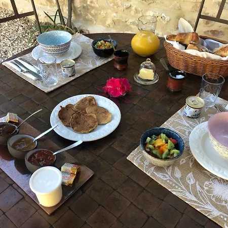 Maison Des Bourgades Bed & Breakfast
