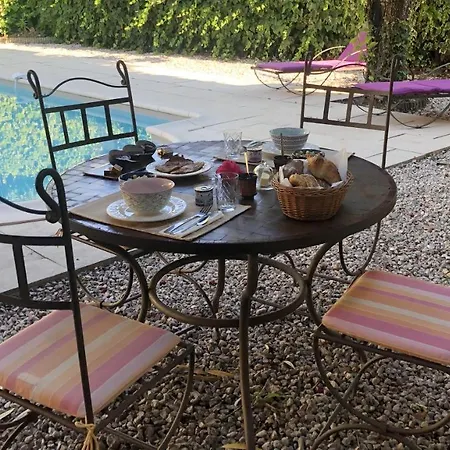 Bed & Breakfast Maison Des Bourgades Saint-Julien-de-Peyrolas