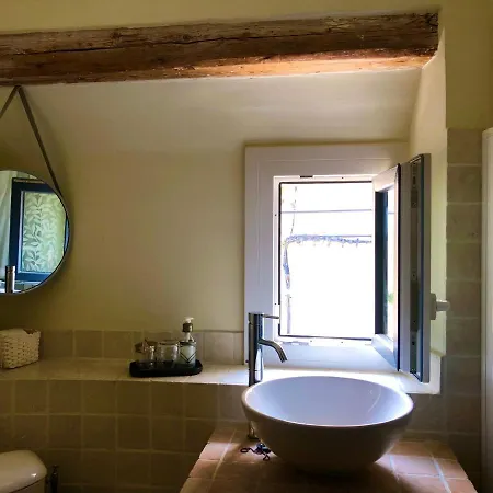 Bed & Breakfast Maison Des Bourgades Saint-Julien-de-Peyrolas