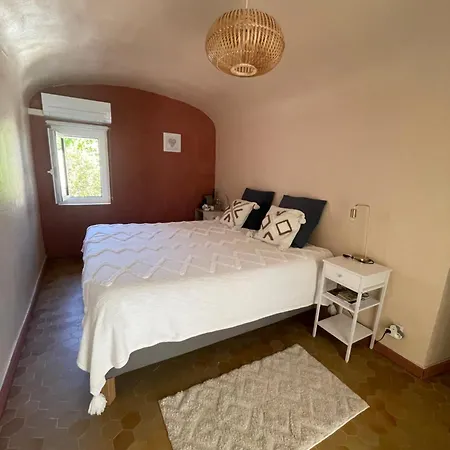 Maison Des Bourgades Bed & Breakfast *