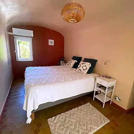 Bed & Breakfast Maison Des Bourgades Saint-Julien-de-Peyrolas